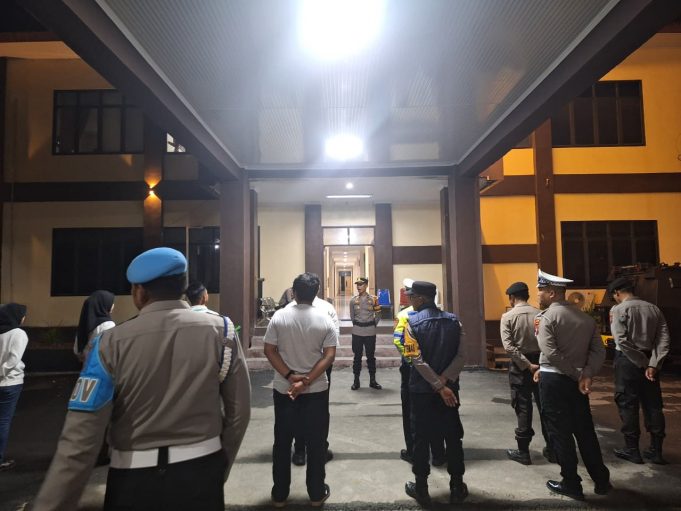 Perketat Pengamanan Mako dan Disiplin Personel, Polres Kotamobagu Gelar Apel Pengecekan Piket Fungsi