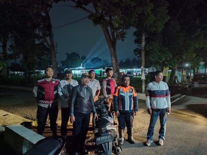 Jaga Kamtibmas Malam Hari, Polsek Kotamobagu Sisir Pusat Keramaian dan Tertibkan Antrean SPBU Matali