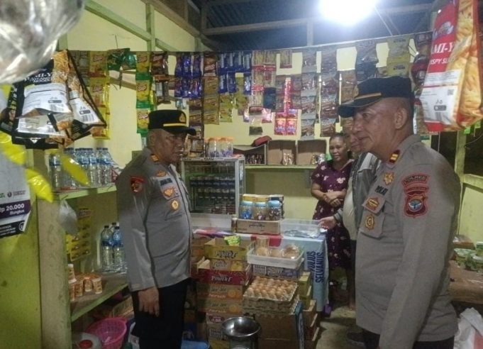 Berantas Penyakit Masyarakat, Polsek Lolayan Sita 3,6 Liter Miras Cap Tikus Saat Gelar KRYD