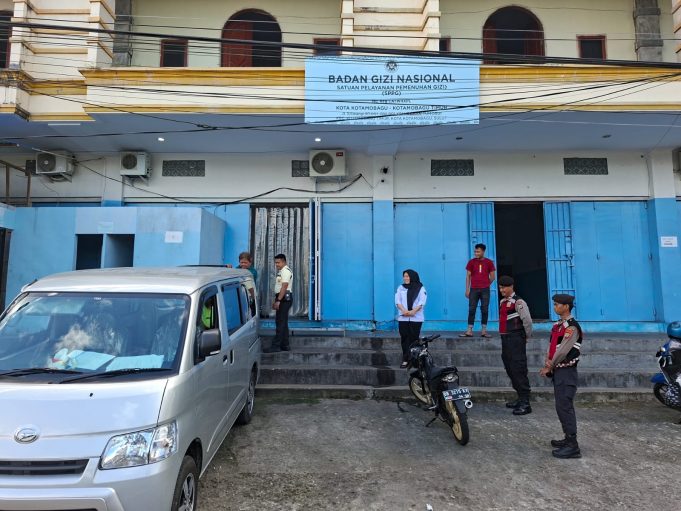 PASTIKAN DISTRIBUSI TEPAT WAKTU, TIM PANTERA POLRES KOTAMOBAGU KAWAL PENYALURAN MBG DI SEKOLAH-SEKOLAH