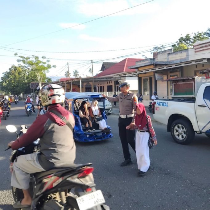 Wujud Nyata Pelayanan Prima, Sat Lantas Polres Kotamobagu Hadirkan Program “Polantas Peduli” Bagi Pelajar