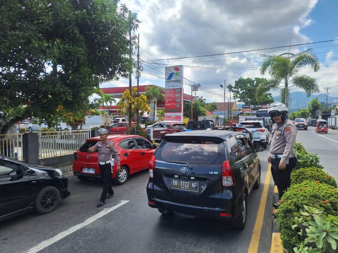 GERAK CEPAT SAT LANTAS POLRES KOTAMOBAGU TINDAK LANJUTI LAPORAN ANTREAN BBM DI SPBU MATALI