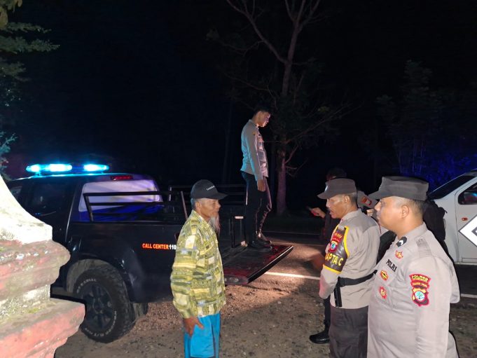 Tim Pantera Bersama Ton Siaga Laksanakan Patroli di Taman Kelurahan Mongkonai