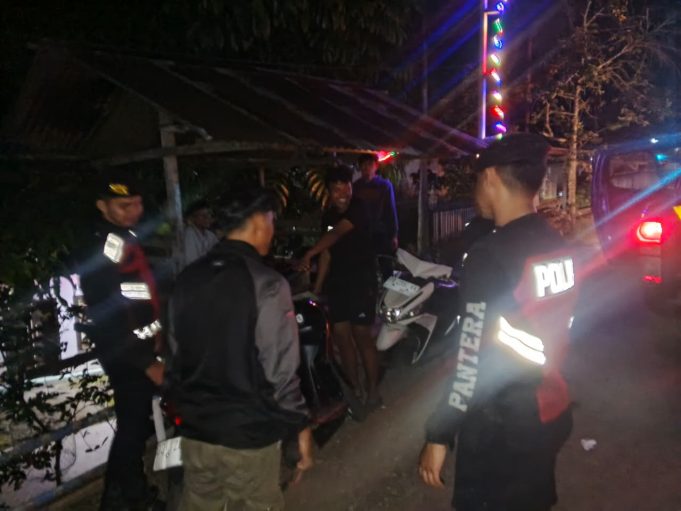 Patroli Malam Tim Pantera Presisi Sambangi Anak Muda di Bilalang II, Polisi Pilih Edukasi Demi Cegah Gangguan Kamtibmas