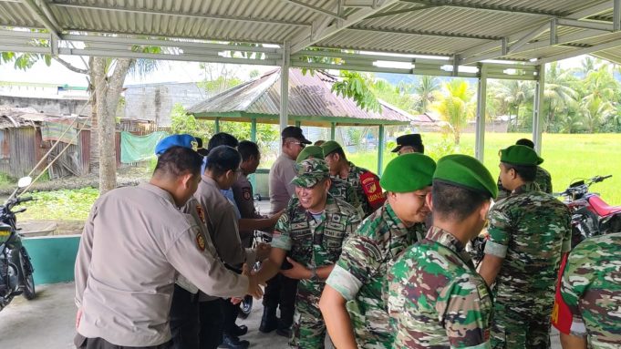 Perkuat Sinergitas, Polsek Lolayan Jalin Silaturahmi dengan Koramil 1303/BM-04 Lolayan