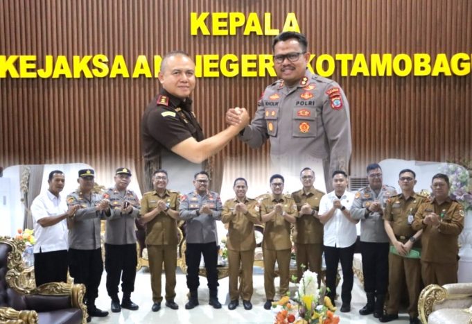 Belum Genap 24 Jam Menjabat, Kapolres Kotamobagu AKBP Abdul Kholik Tancap Gas Perkuat Sinergi, Sambangi Wali Kota dan Ketua Kejari