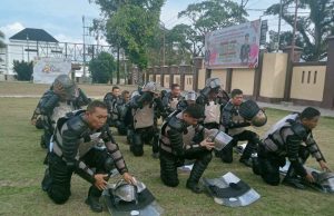 Polres Kotamobagu Tingkatkan Kesiapsiagaan Personel Melalui Latihan Pengendalian Massa (Dalmas)