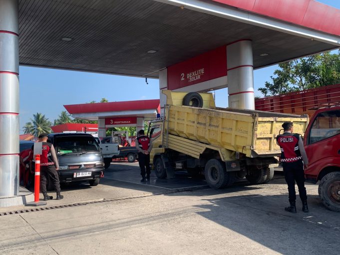 Pastikan Penyaluran BBM Aman dan Lancar, Tim Pantera Patroli di SPBU Sinindian