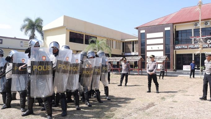 Jamin Kesiapan Pasukan, Kapolres Kotamobagu Turun Langsung Pantau Latihan Dalmas di Mapolres