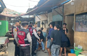 Respon Cepat Laporan Warga, Tim Pantera Bubarkan Anak Muda Asyik Miras di Pasar Poyowa Kecil