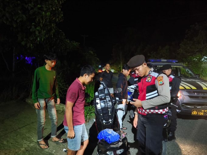 Cegah Gangguan Kamtibmas, Tim Pantera Presisi Sambangi Anak Muda di Desa Upai