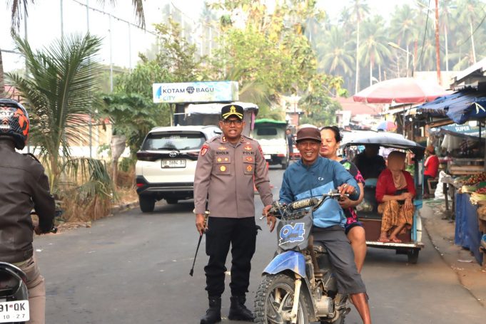 Hadir Sebelum Aktivitas Dimulai, Kapolres Kotamobagu Pimpin Strong Point Pagi Demi Keselamatan Dan Kenyamanan Masyarakat
