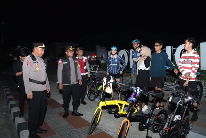 Kapolres Kotamobagu Turun Langsung Pimpin Apel dan Patroli Malam, Pastikan Kota Tetap Aman dan Kondusif